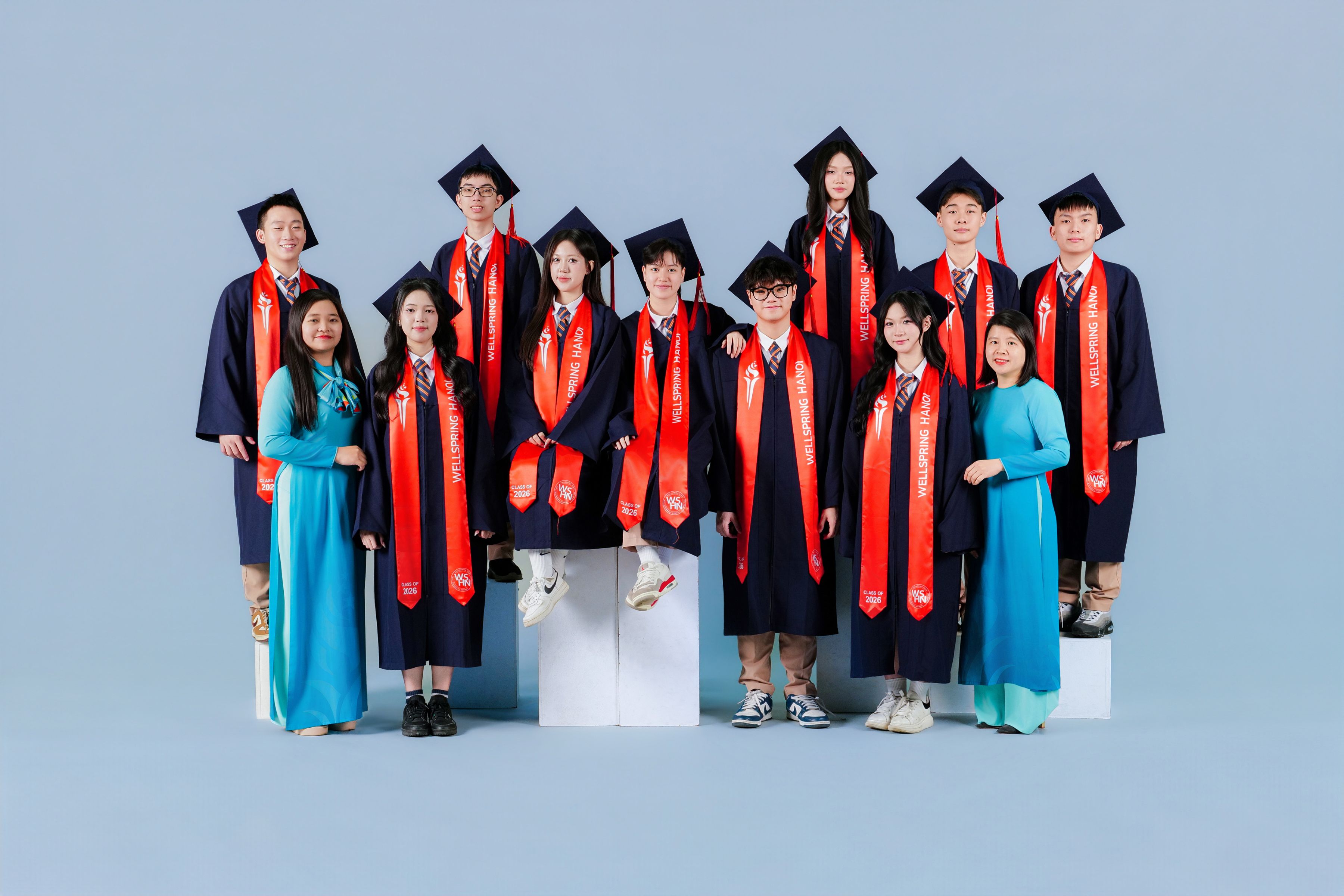 12AD1_GROUP_TEACHER_LEICA26.jpg