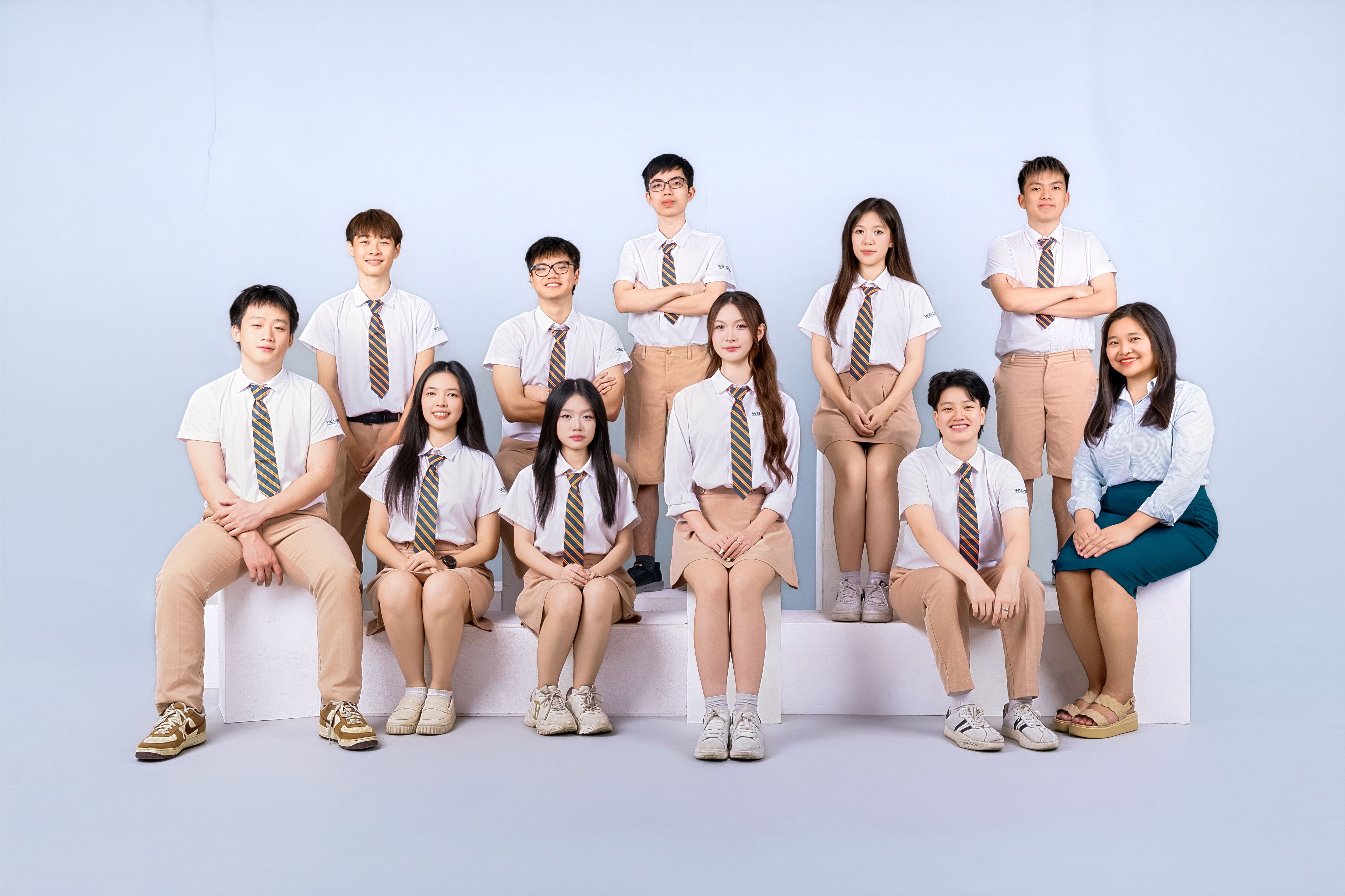 12AD1_GROUP_TEACHER_leica25.jpg