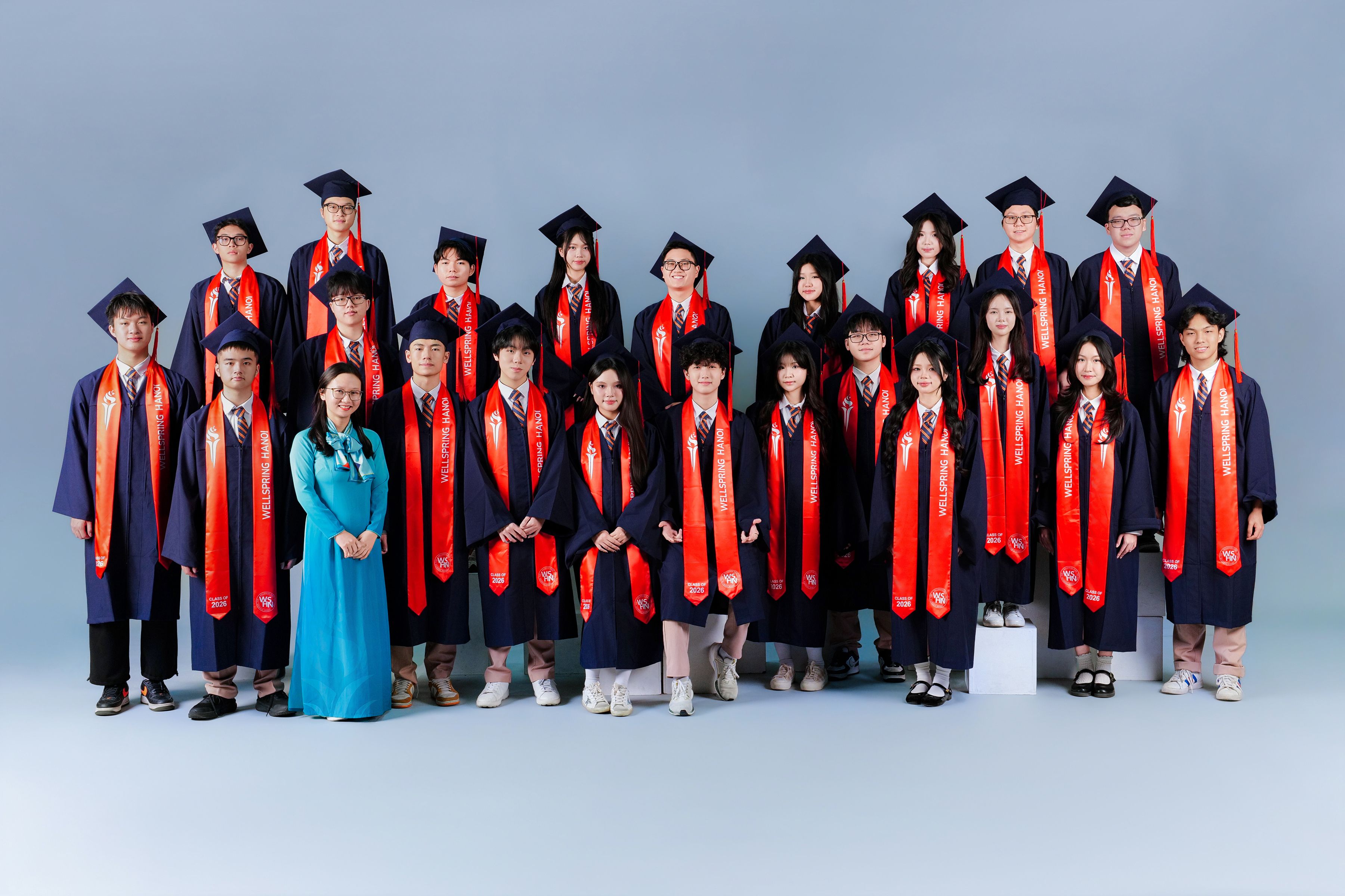 12AD3_GROUP_TEACHER_LEICA26 (1).jpg
